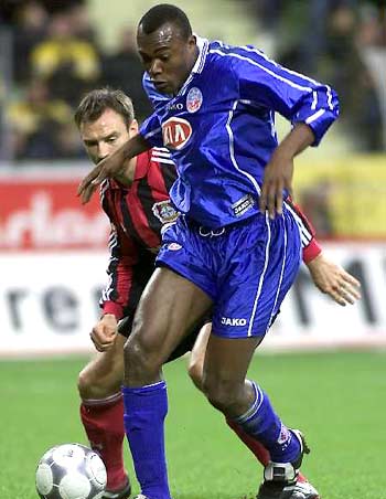 也格外令人 也格外令人